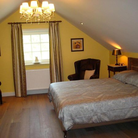 Vakantiehuis Aen De Roderburgh Maaseik Room photo